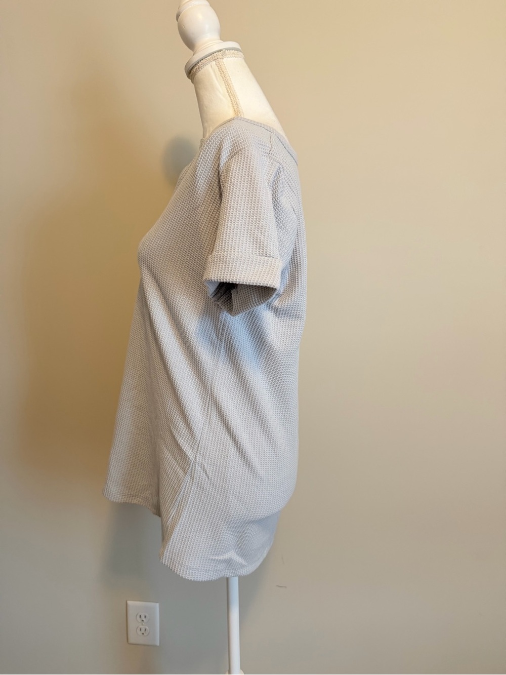 Zenana Waffle Knit short sleeve v neck T-shirt woman's size small gray NIB - Picture 5 of 9